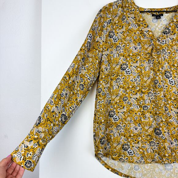 Ann Taylor Yellow Floral VNeck Blouse Top Stretchy Polyester - Size M - Picture 4 of 10